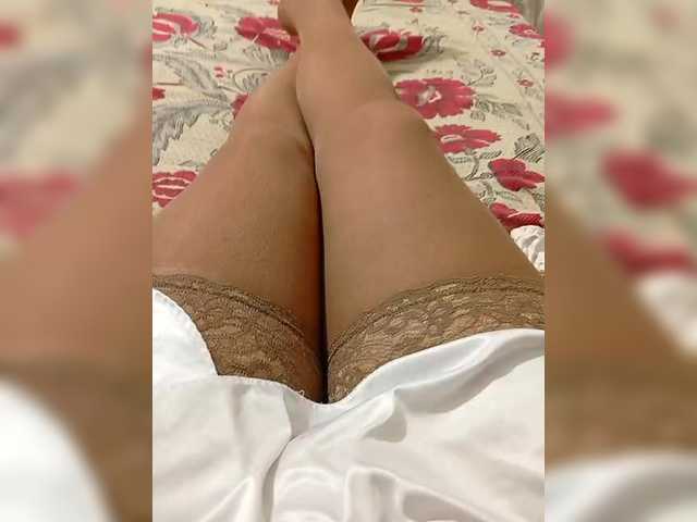 Live sex webcam photo for Wura-1 #291700750