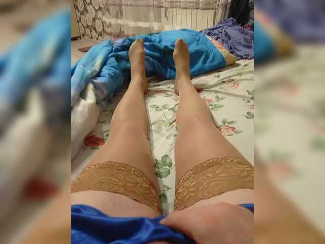 Live sex webcam photo for Wura-1 #292370417