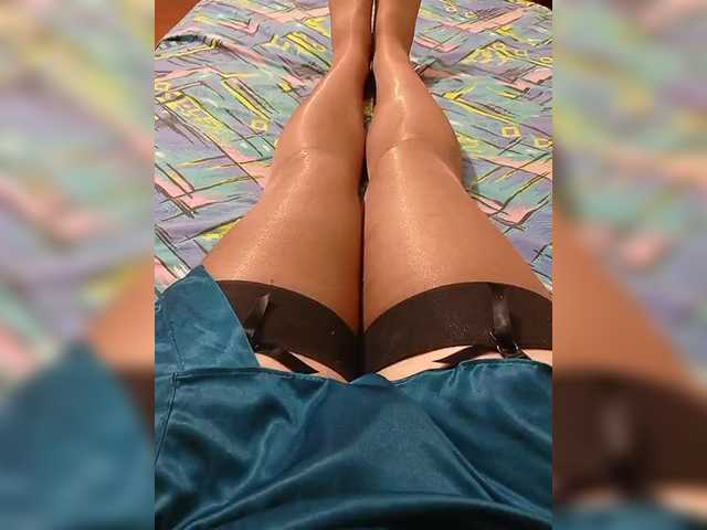 Live sex webcam photo for Wura-1 #292388426