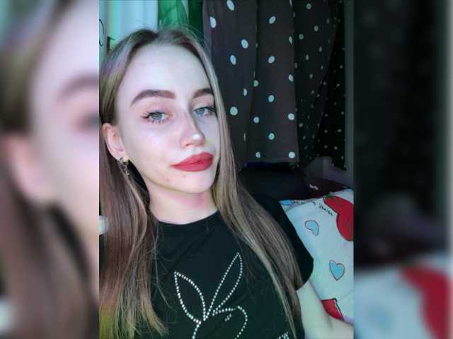 Live sex webcam photo for X-ESSKA #277942095