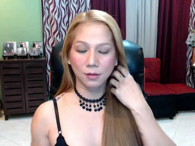 Live sex webcam photo for XCUMPOPPERX #290841228