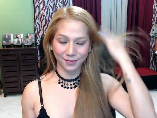 Live sex webcam photo for XCUMPOPPERX #291682275