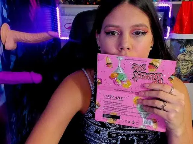 Live sex webcam photo for XCrislerSweet #271852812