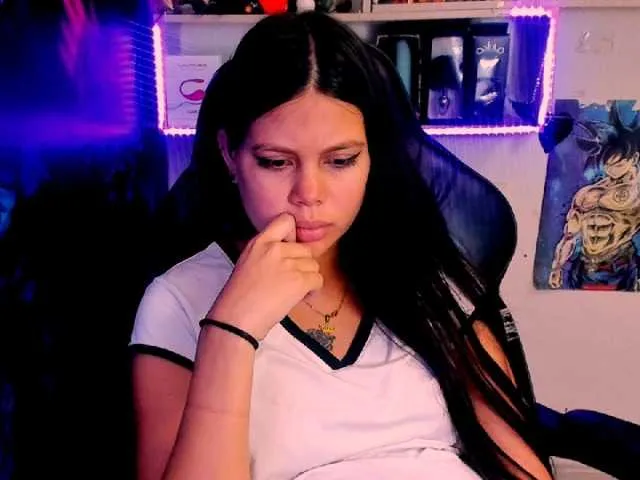 Live sex webcam photo for XCrislerSweet #272227181