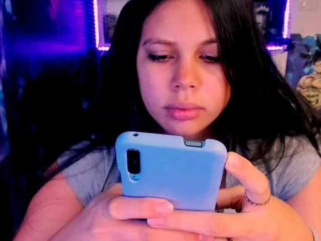 Live sex webcam photo for XCrislerSweet #272280810