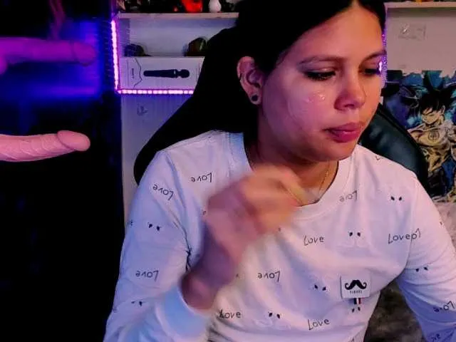 Live sex webcam photo for XCrislerSweet #272294762