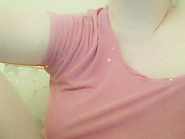 Live sex webcam photo for XMomentX1 #275905708