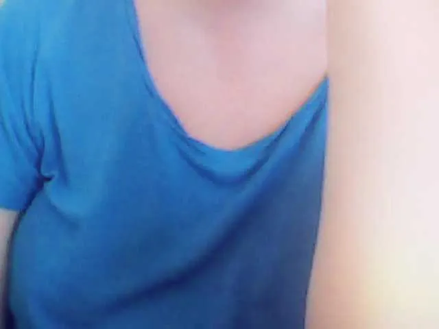 Live sex webcam photo for XMomentX1 #289894198