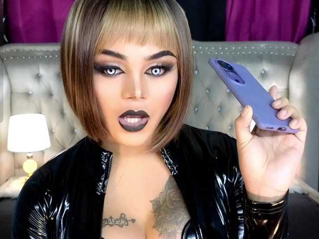 Live sex webcam photo for XRHIANASOLLWAY69x #290781404