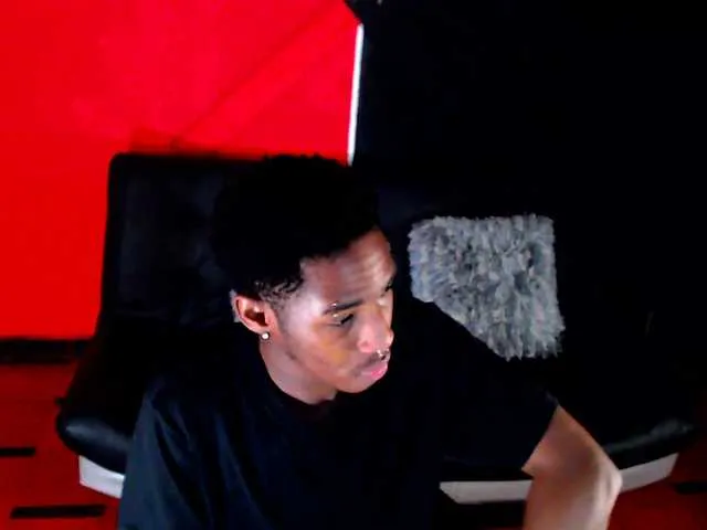 Live sex webcam photo for XShippy #274107961