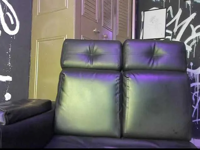 Live sex webcam photo for XShippy #276502946