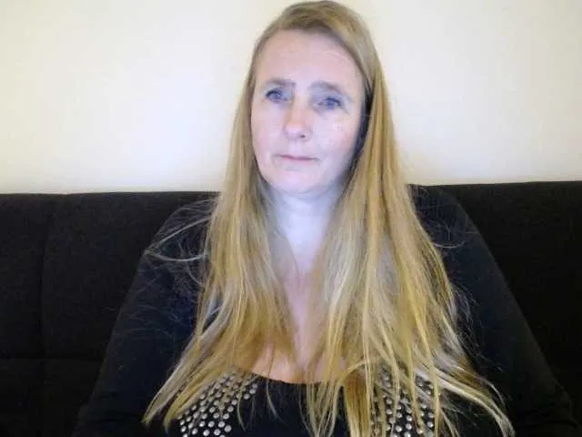 Live sex webcam photo for XXNikkie #290484445