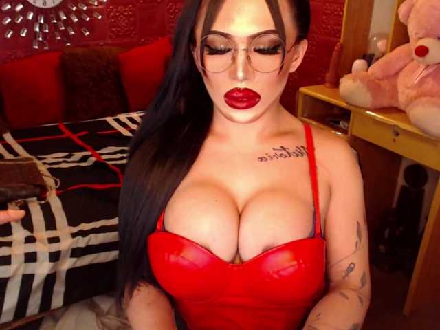 Live sex webcam photo for XXYourMajestyVictoriaXX #277912482