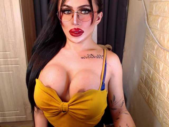 Live sex webcam photo for XXYourMajestyVictoriaXX #277985567