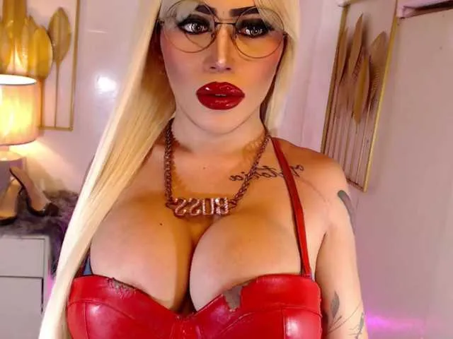 Live sex webcam photo for XXYourMajestyVictoriaXX #291532846