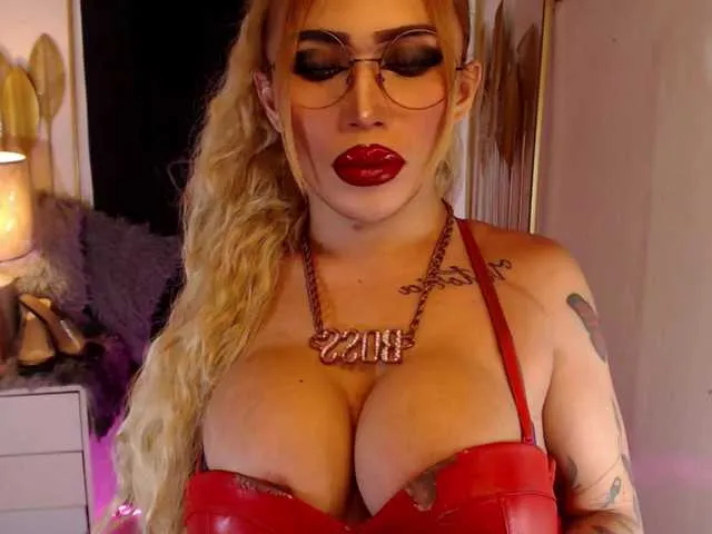 Live sex webcam photo for XXYourMajestyVictoriaXX #291897963