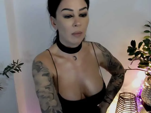 Live sex webcam photo for Xenthis #292325339