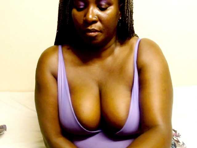 Live sex webcam photo for XexyBBW #273093558