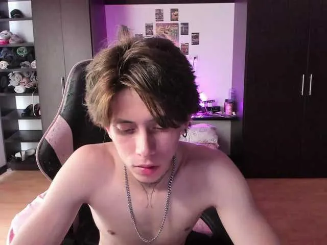 Live sex webcam photo for XiceBoy #292837778