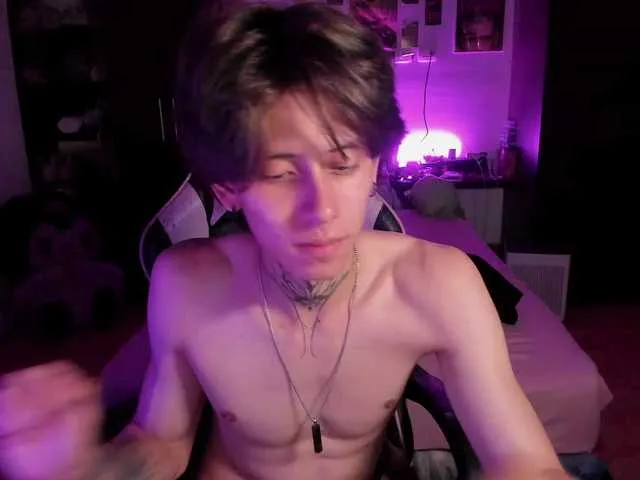 Live sex webcam photo for XiceBoy #293032260