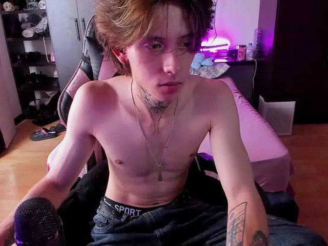 Live sex webcam photo for XiceBoy #293080594