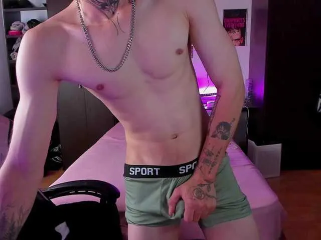 Live sex webcam photo for XiceBoy #293110657