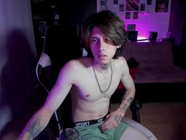 Live sex webcam photo for XiceBoy #293551861