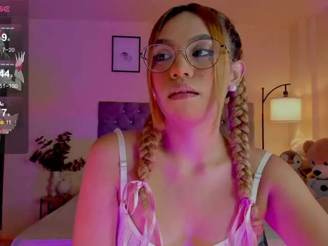 Live sex webcam photo for Ximena-sotto #293886882