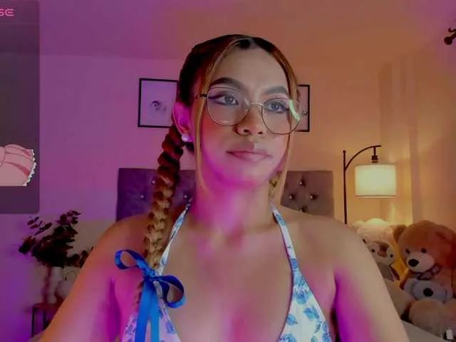 Live sex webcam photo for Ximena-sotto #293892538