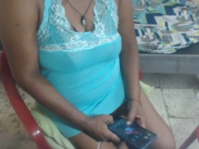 Live sex webcam photo for Ximena069 #275980564