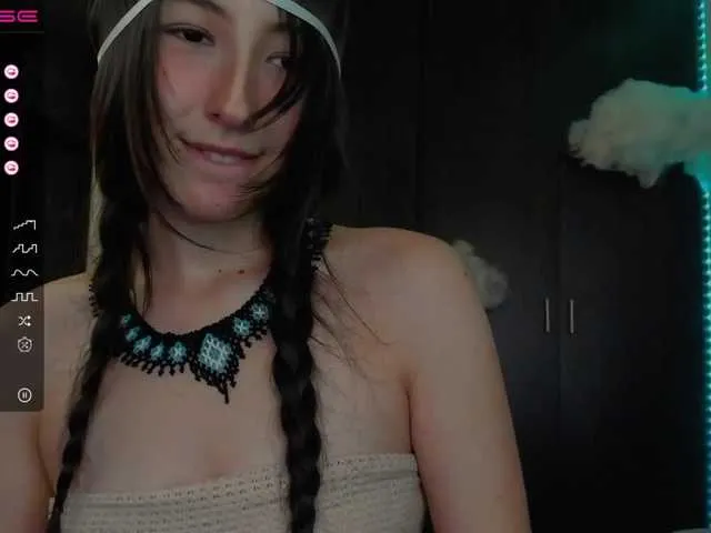 Live sex webcam photo for XimenaCollin #275558239
