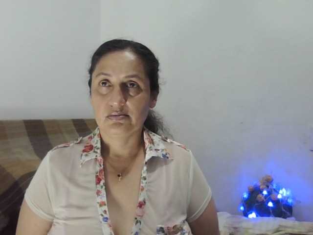 Live sex webcam photo for Ximenajimenez #276917856