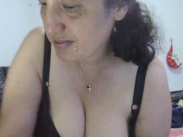 Live sex webcam photo for Ximenajimenez #277445391