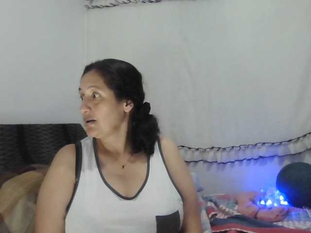 Live sex webcam photo for Ximenajimenez #277511933