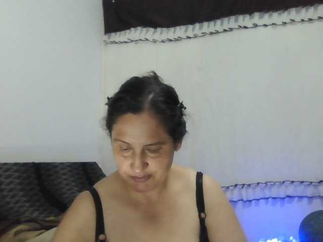 Live sex webcam photo for Ximenajimenez #277827081