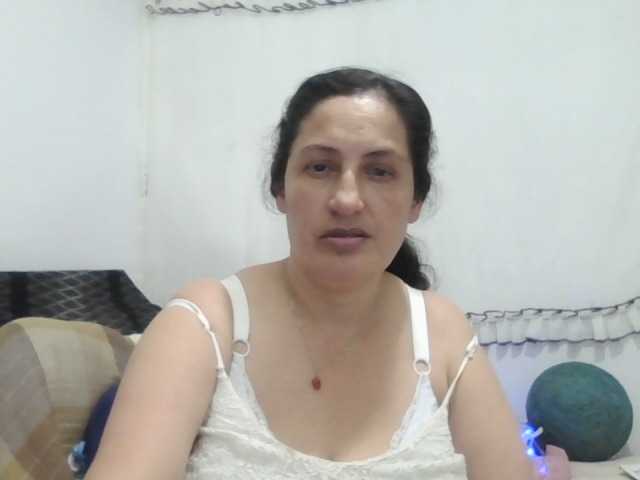 Live sex webcam photo for Ximenajimenez #277853346