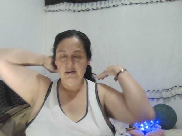 Live sex webcam photo for Ximenajimenez #277903988