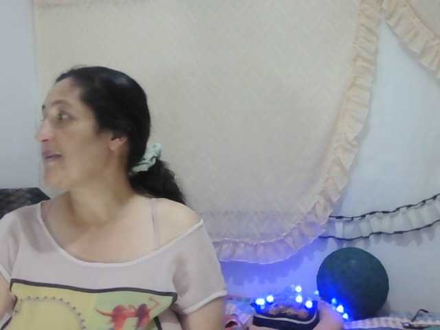 Live sex webcam photo for Ximenajimenez #278199039