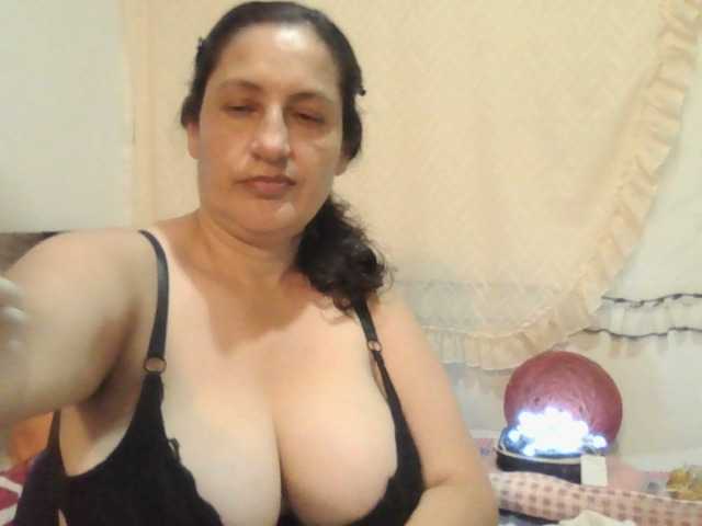 Live sex webcam photo for Ximenajimenez #289793842