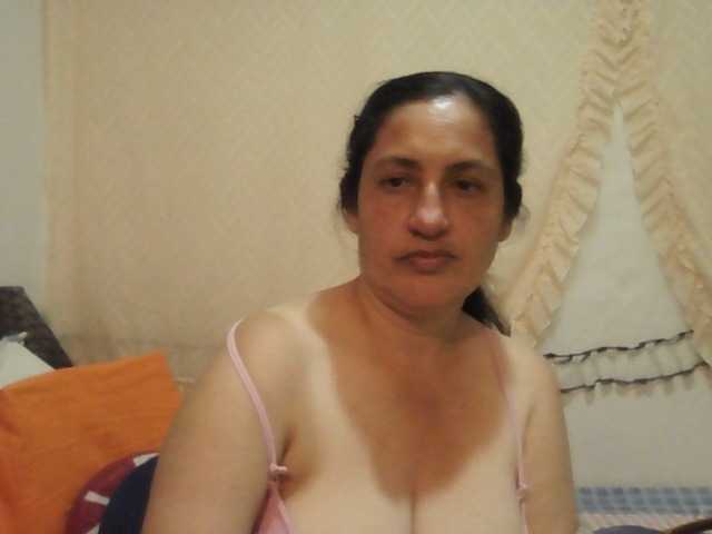 Live sex webcam photo for Ximenajimenez #289875929