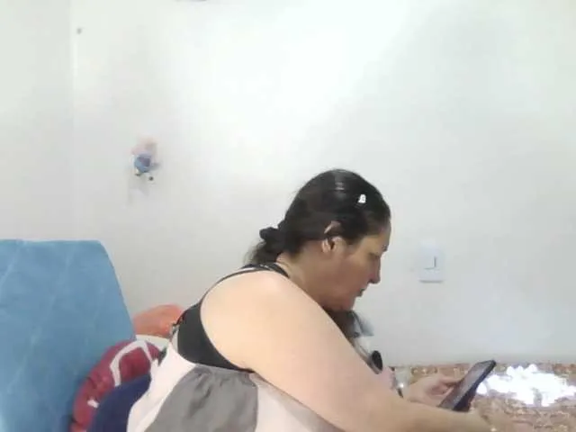 Live sex webcam photo for Ximenajimenez #291841052