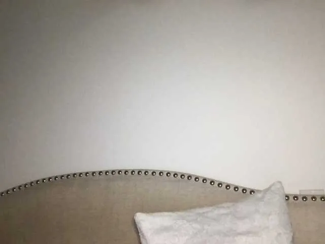 Live sex webcam photo for Xoxcat #291640228