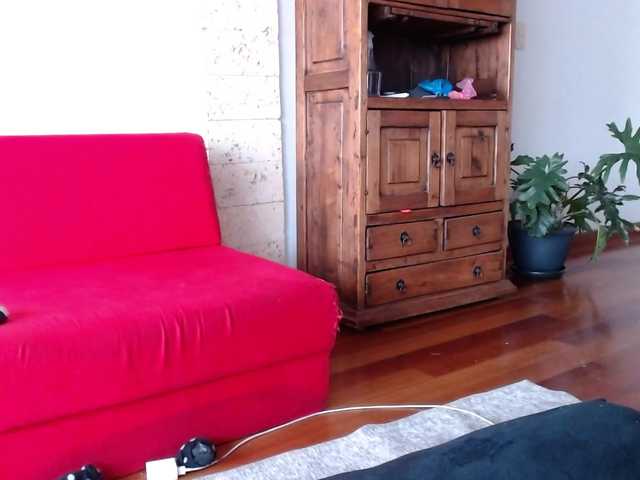 Live sex webcam photo for Xue-Eklov #276377525