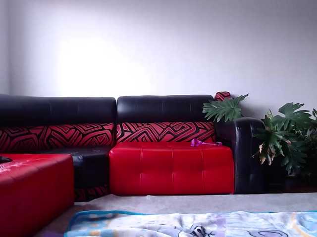 Live sex webcam photo for Xue-Eklov #276753191