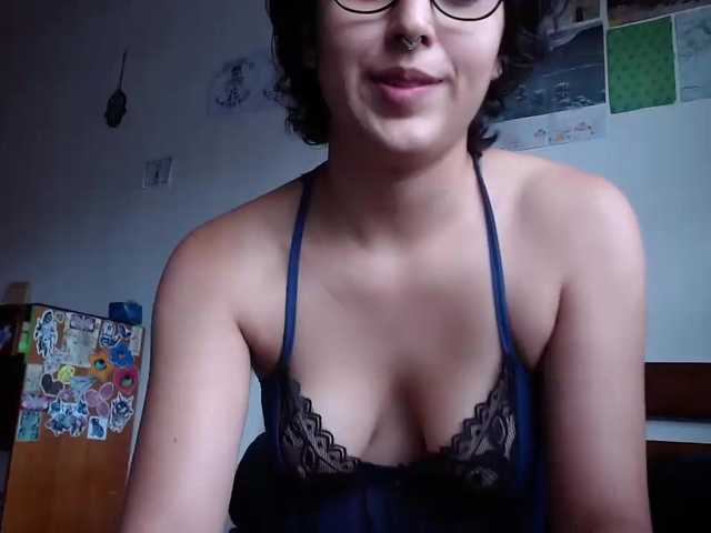 Live sex webcam photo for Xue-Eklov #276775915