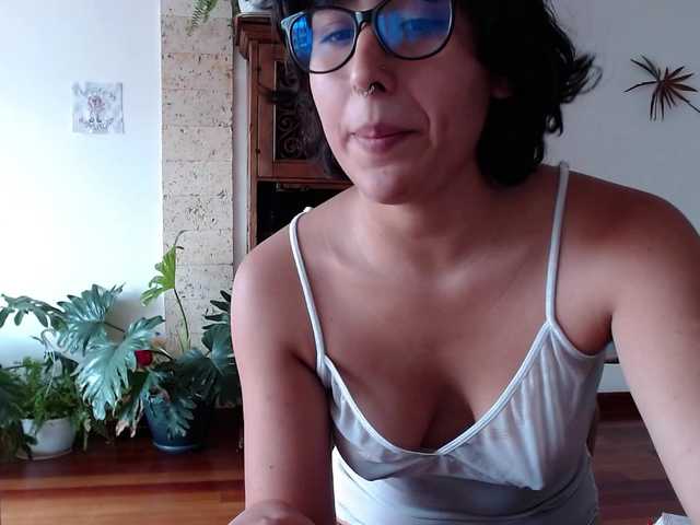 Live sex webcam photo for Xue-Eklov #277078245