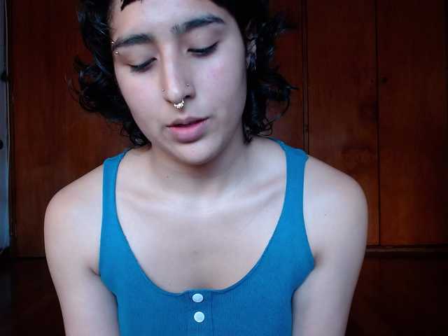 Live sex webcam photo for Xue-Eklov #291333502