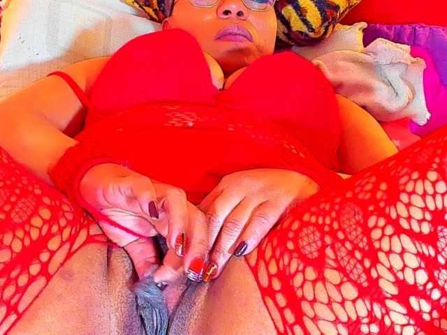 Live sex webcam photo for XxXbrunettesquirtxXx #292102974