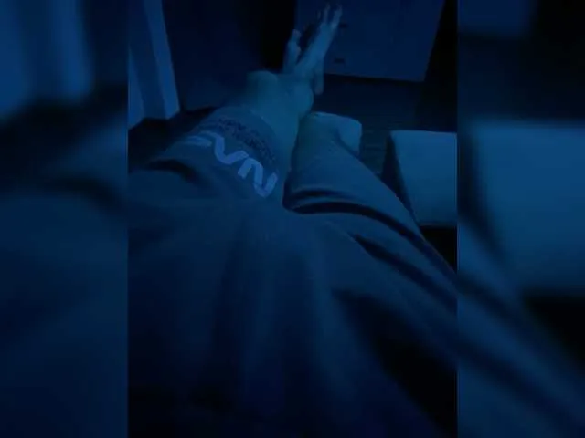 Live sex webcam photo for Xxxx1907 #277864482