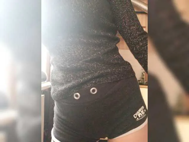 Live sex webcam photo for Xyrmiwa #271774482